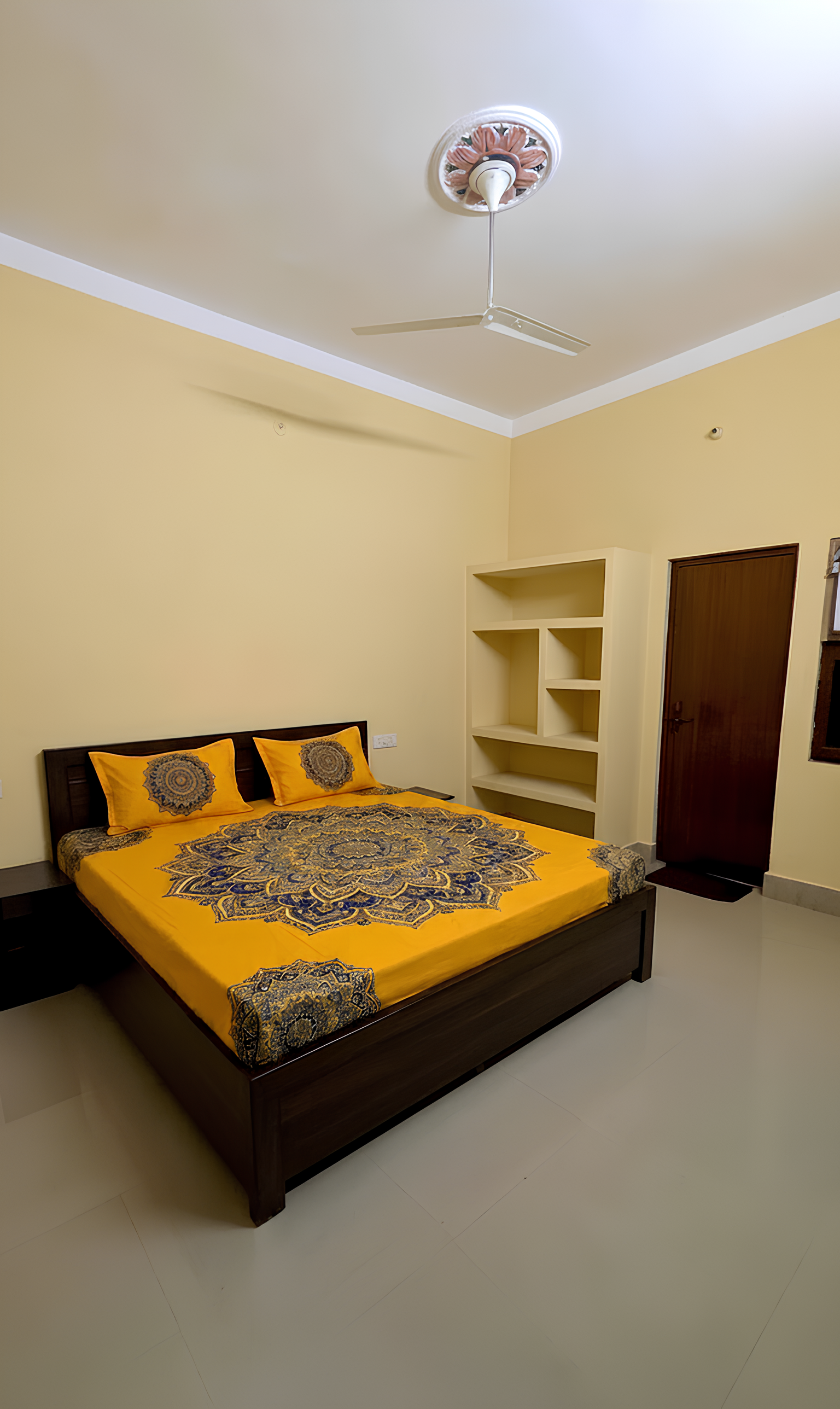 Modern Bedroom Comfort