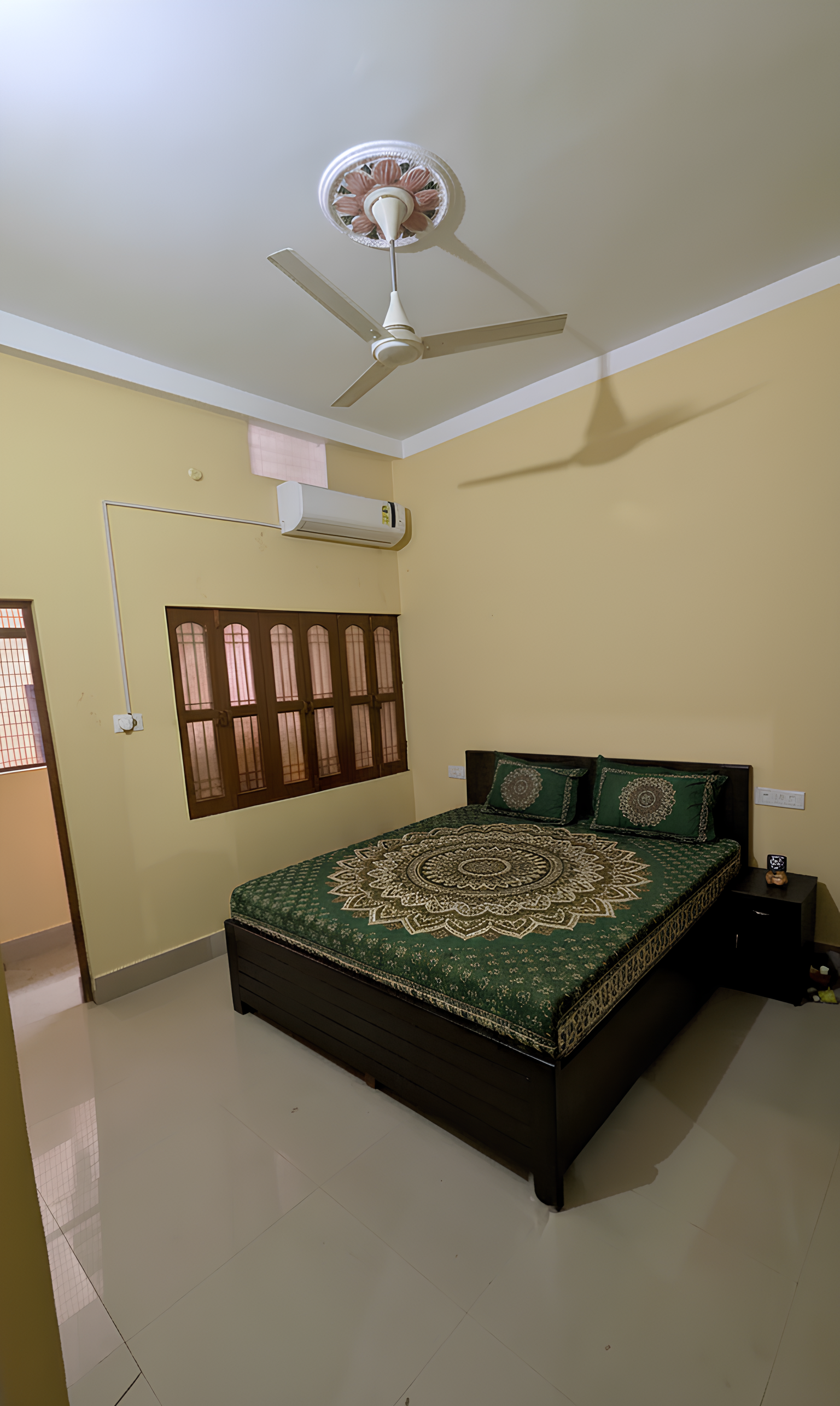 Bedroom 2 with traditional decor